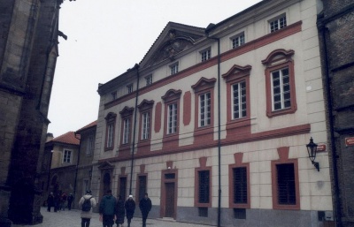 ČT: Zeman nechce církvi vydat Mladotův dům na Pražském hradě