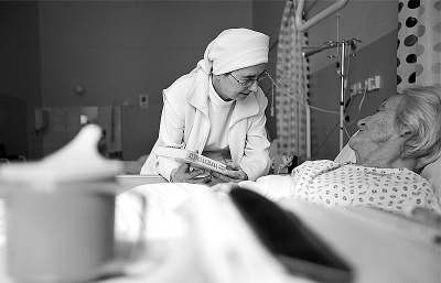 Roste zájem o studium sesterství, v Praze otevřeli nové učebny přímo v nemocnici