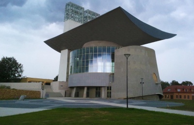 Ve Starém Městě bude v neděli požehnán moderní kostel sv. Ducha