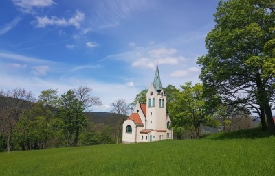 Češi a Němci chystají v Krkonoších ekologický seminář a pouť k secesnímu evangelickému kostelu