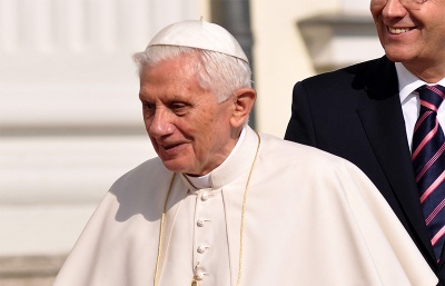 Třiapadesátiletý Čech je podezřelý, že ukradl pektorál papeže Benedikta XVI.