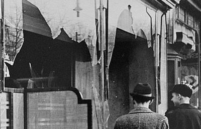 Křišťálová noc v listopadu 1938 byla přelomovou událostí ve vztahu nacistů k Židům