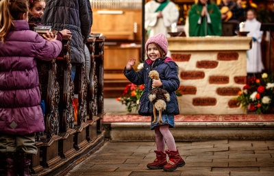 Výstava představuje průřez církevních událostí v roce 2013–2014 na 60 fotografiích
