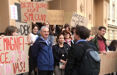 Prázný mluví o „hrubém porušení kázně“, Kubín i Vopřada nesouhlasí. Studenti svolali demonstraci