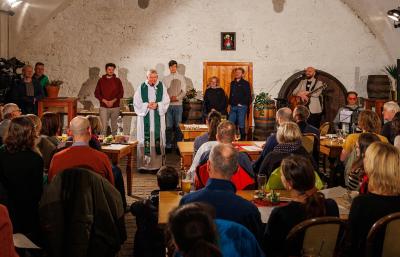 Platnost eucharistie skrze porozumění a přijetí Ježíšova příběhu