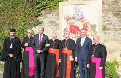 Slovenský prezident slavnostně odhalil mozaiku Panny Marie ve Vatikánu