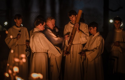 Katolická církev v Česku nemá problém s odmítáním. Má problém se vzdáleností