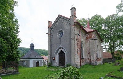Ukrajinští dobrovolníci pomohli s opravou kaple v Šonově
