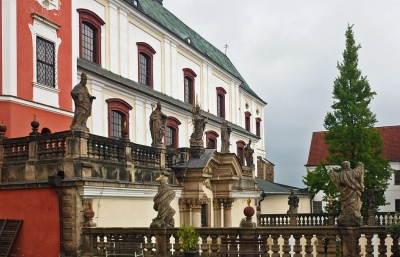 Soud začne řešit žaloby benediktinů kvůli parcelám na Broumovsku 