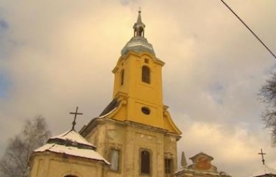 Dobrovolníci již nemohou opravovat kostel v Brenné, farář jim neprodloužil plnou moc