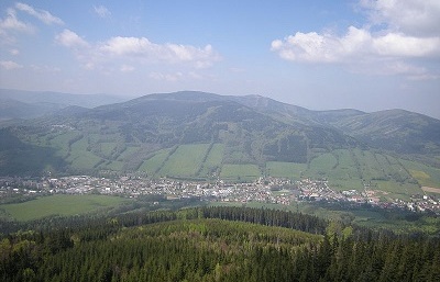 Biskup Lobkowicz požehnal nové sociální byty vybudované na faře v České Vsi