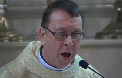 AFP: Muzicírující irský farář uvedl YouTube v nadšení