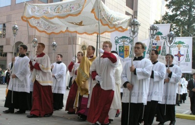 Dnes je katolický svátek Těla a Krve Páně