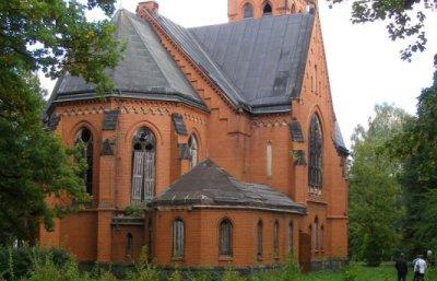 Stát převedl Varnsdorfu bezúplatně vzácný Červený kostel 