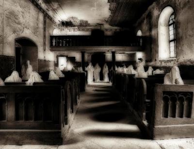 Kostel v Lukové, proslavený sochami duchů, se opět otevřel lidem