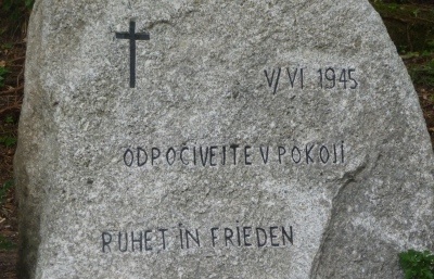 Ve Špindlerově Mlýně odhalili památník Němcům zastřeleným bez soudu v poválečné době