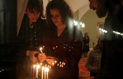Židům začaly osmidenní svátky Chanuka