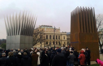 V Praze byl odhalen nový pomník Janu Palachovi a jeho matce