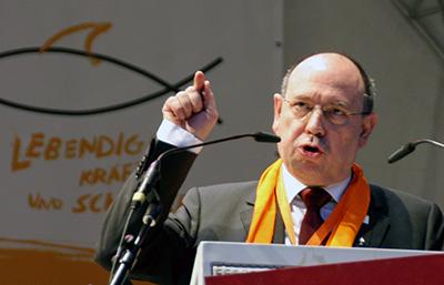 Představitel německých evangelíků pozval papeže na oslavy pětistého výročí reformace