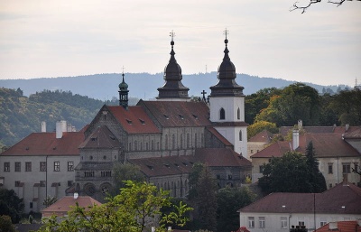 V prostorách třebíčské baziliky jeden čas i ržáli koně