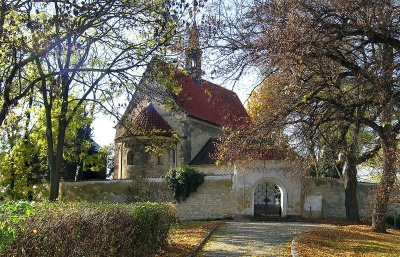 Ekumenická bohoslužba za krajinu zakončí pouť od románského  kostela Stětí sv. Jana Křtitele