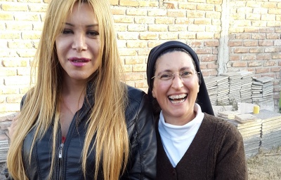 Papež podpořil argentinskou řeholnici věnující se transsexuálním osobám