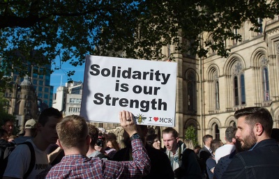 Mezináboženský dialog hojí rány dva měsíce po manchesterském útoku