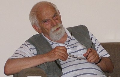 Zemřel literární kritik, historik, spisovatel a vysokoškolský pedagog Jaroslav Med