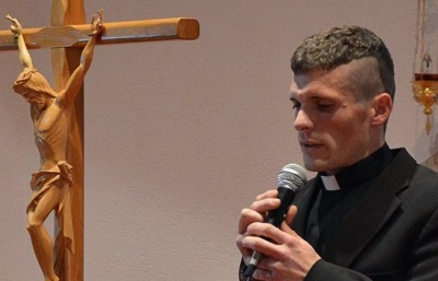 Slovenská římskokatolická církev suspendovala dva kněze, kteří kritizovali povinný celibát