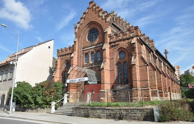 Synagoga ve Velkém Meziříčí má kontroverzní využití, změnila se v tržnici /doplněno/