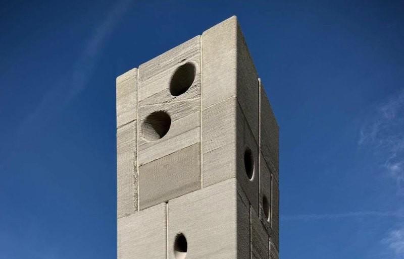 V Litomyšli otevřeli modernistickou kapli z betonu