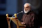 Papežský kazatel Catalamessa: Zanechme příštím pokolením lidštější svět. Virus nezná hranice