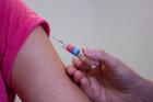 Vatikán: Očkování je přijatelné i přes využití buněk plodů