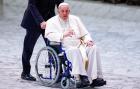 Papež kvůli problémům s kolenem zrušil červencovou cestu do Afriky
