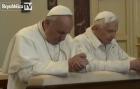 Bývalý papež Benedikt se vrátil do Vatikánu, uvítal ho František
