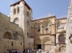 Pravoslavní křesťané slaví Velikonoce. V Jeruzalémě se sešli k obřadu svatého ohně