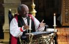 Emotivní proslov na svatbě prince Harryho a Meghan Markleové pronesl americký biskup Curry