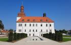 Církev přestavěla břežanský zámek na čtyřhvězdičkový hotel