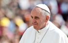 Papež František vedl kvůli koronaviru tradiční modlitbu přes internet. V Itálii se ruší bohoslužby